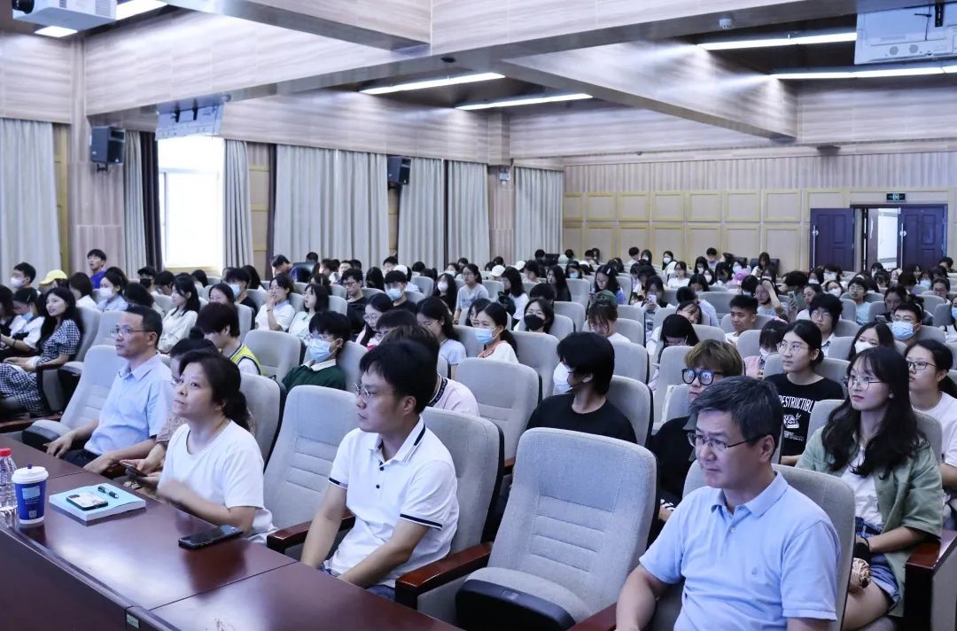 【“教与学的革命”珞珈论坛太阳成集团tyc1050分论坛】丨公司召开2021级本科生分专业指导会